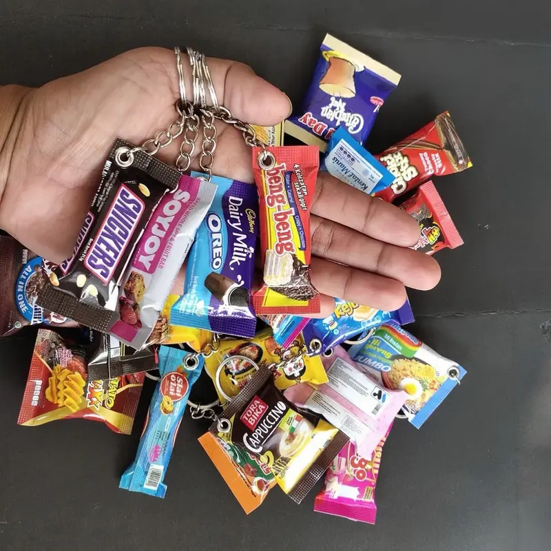 [isi 10/20 pcs ] Gantungan Kunci Replica Snack / Gantungan Kunci Unik / gantungan kunci Snack mix / GANTUNGAN KUNCI ANEKA SNACK JAJAN / GANTUNGAN KUNCI SNACK MAKANAN RINGAN CEMILAN / GANCI KEYCHAIN/SOUVENIR PERNIKAHAN UNIK MINIATUR 0