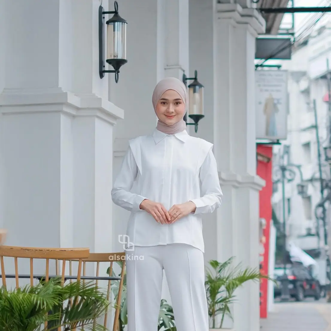 Munna Blouse - Blouse Wanita Korean Style - Blouse Wanita Elegan - Atasan Wanita Kekinian - Baju Atasan Wanita Terbaru