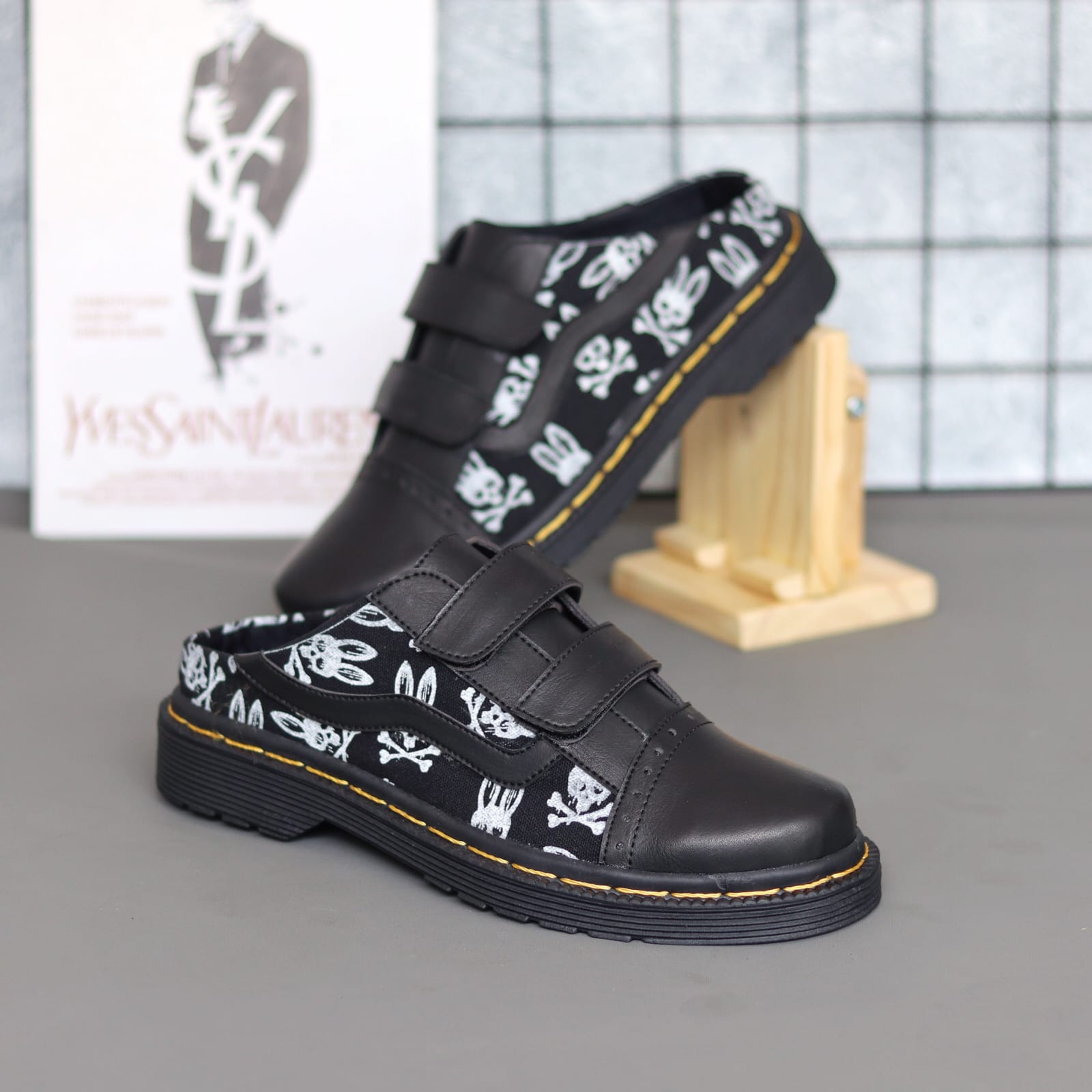 Bustong - Sandal Selop Kulit Asli Original Pria Casual BLACK Bustong - Sandal Selop Kulit Asli Original Pria Casual BLACK