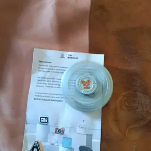 Mainan Fidget Hand Spinner Besi Warna Anti Karat Metalik Kemasan Cup Berputar Lama Tidak Melukai Tangan Tekstur Logam Simulasi