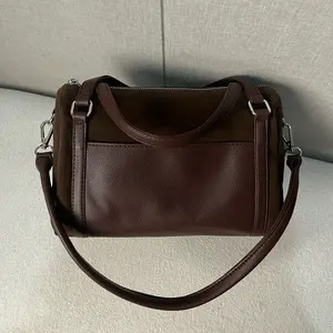 CELUNA - MEDIUM BUBU BAG Tas Wanita Selempang Bahu Suede dengan Desain Elegan