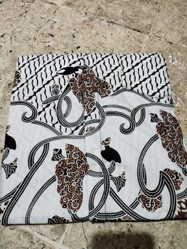 Product Review of Kemeja Batik Lengan Pendek Pria Elegan Warna Abu-Abu // Motif Kekinian // Katun Halus dan Lembut from N**i K**a 1