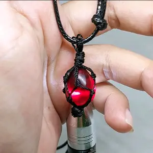 Kalung liontin lipan merah Siam