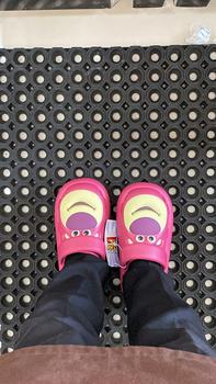 Product Review of Sandal Lotso Beruang Stroberi Sandal Kartun Lucu Shoes Sendal Wanita Karet Cewek Cowok from M**s 2