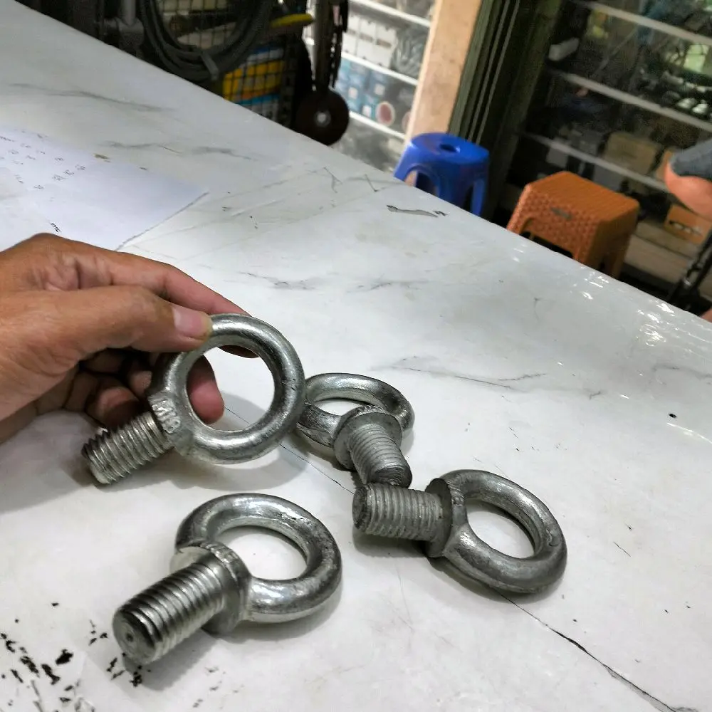 eye bolt M18