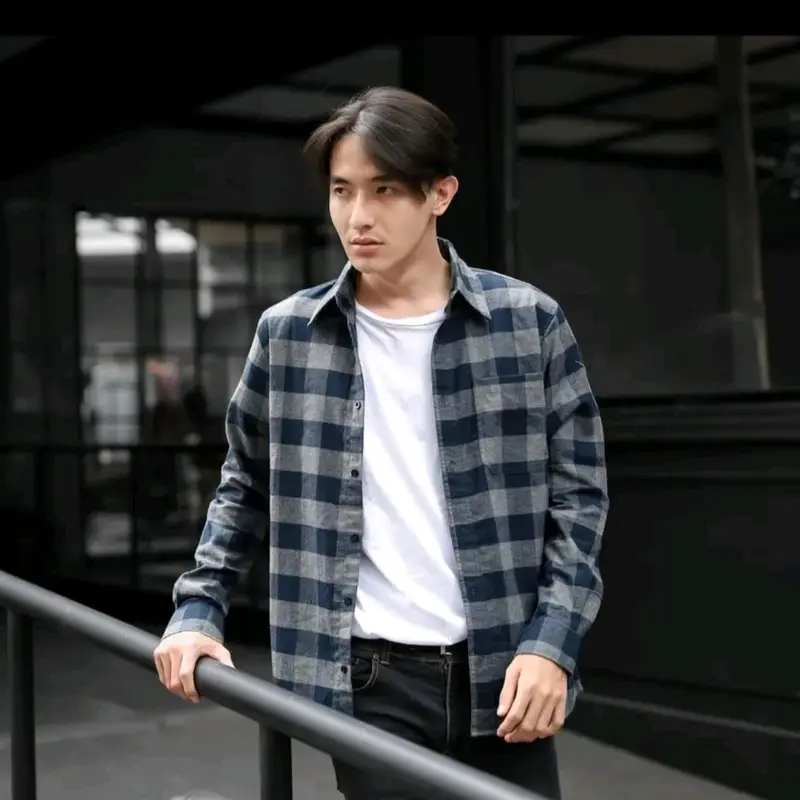Kemeja Flanel Jumbo XL XXL XXXL Oversize Pria Wanita Lengan Panjang Unisek Distro Premium Kotak Casual Motif Garis Double Putih Neck V-Neck Slim-fitting Setrip Cowok Formal Baju Unisex 3