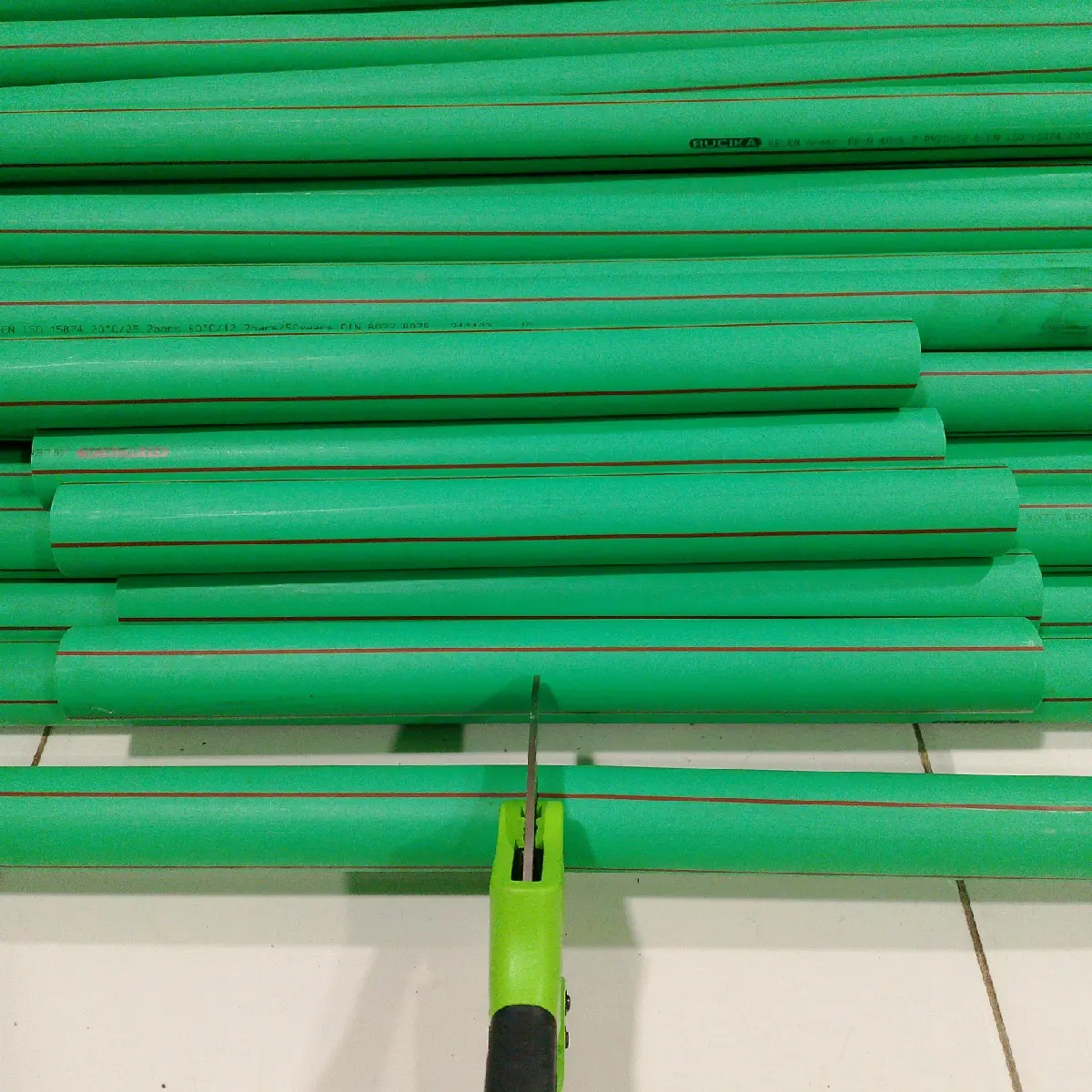 Pipa klem putar ukuran 40cm
