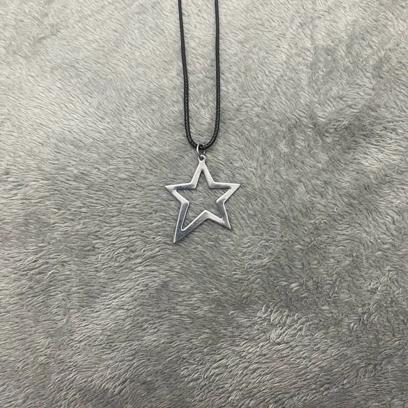 Kalung Tali Korea Bermacam Liontin Titanium Anti Karat dan Luntur Pria dan Wanita Aksesoris terlaris 1