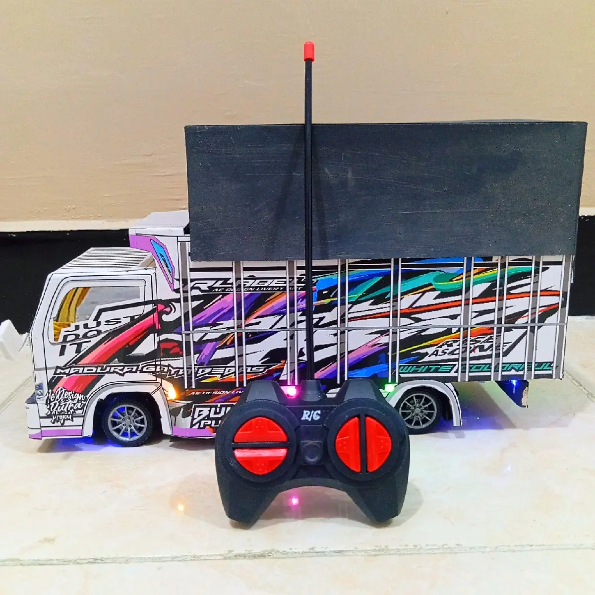 miniatur truk oleng truk oleng lampu terpal kotak full lampu terpal kotak