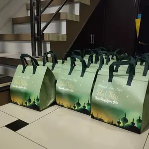 12 PCS Tas Spunbond Idul Fitri Lapis Alumunium Foil Thermal Cooler Bag / Cooler Bag Aluminium Foil Thermal Ukuran 26x17x28 / 30x20x32 Tas Bekal Makanan Anti Air Tahan Panas Dan Dingin/hampers lebaran/edisi lebaran/sembako/idul fitri