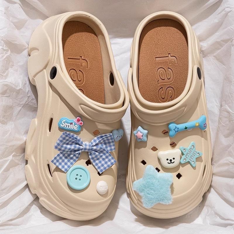 Dép sục nữ chất liệu Eva êm nhẹ đế cao 6cm sticker Gấu Nơ xinh yêu