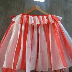 Rok daur ulang plastik kresek merah putih/rok merah putih (FOTO REALPICT)