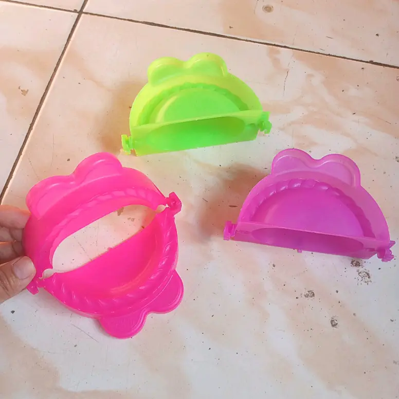 cetakan pastel cetakan cireng isi tersedia 2 ukuran.sedang 7 cm dan besar 10 cm Kitchenware 4