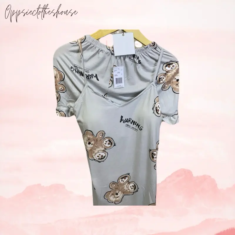 setelan baju tidur atau piyama wanita model 3-in-1 dengan motif karakter beruang