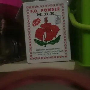 (Isi 12 Pcs) M.B.K. P.O. Powder Putih / Silver - Menghilangkan Bau Keringat yang Tidak Enak - Netto 13.6 Gram - Produk Original