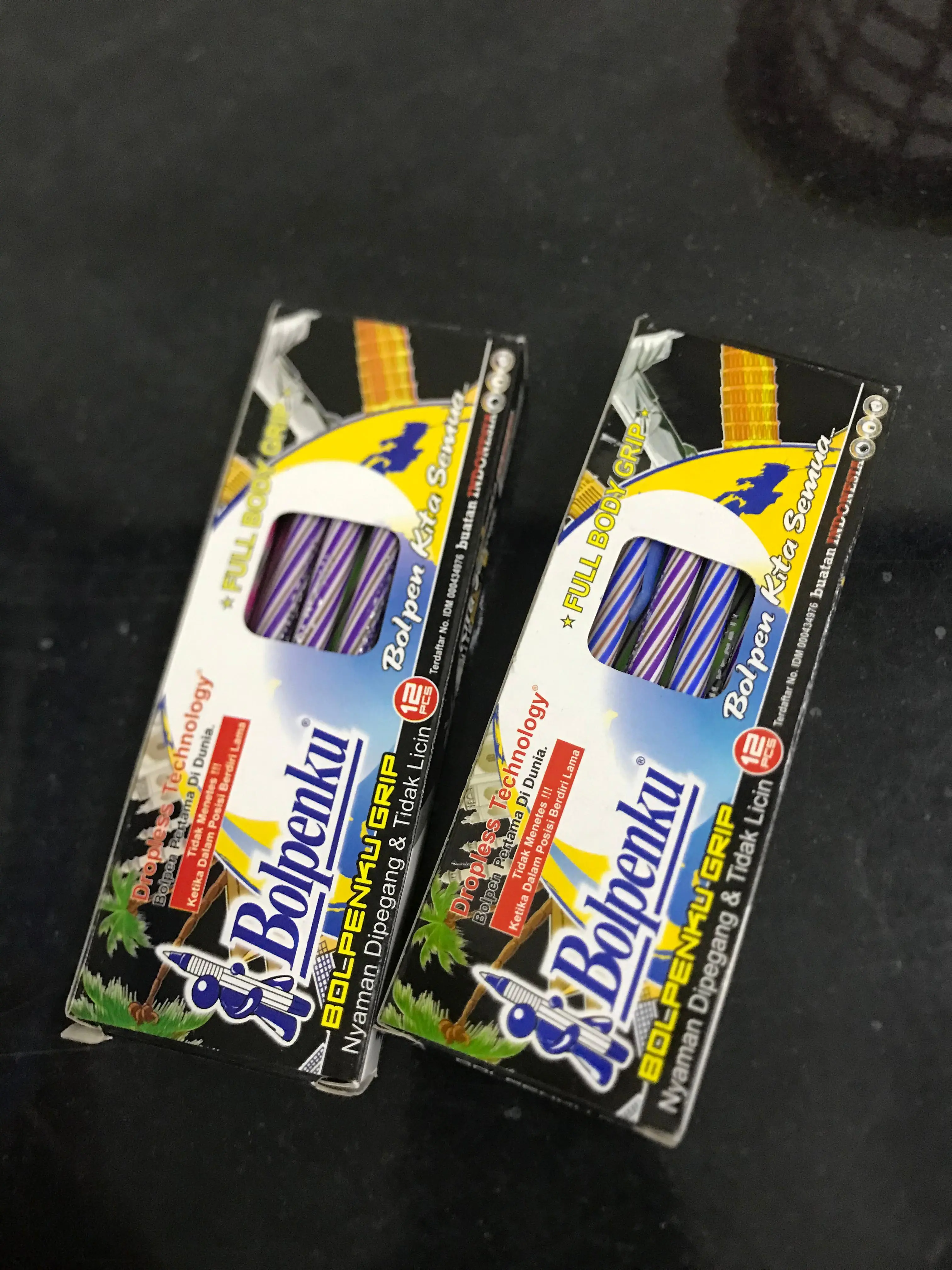 bolpen ulir isi 12 pcs warna hitam