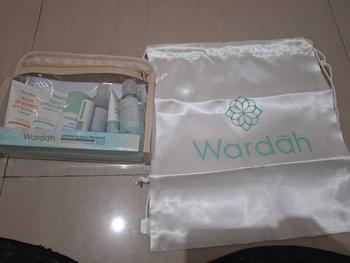 Product Review of Wardah Umrah & Hajj Package - Paket Haji dan Umroh - Hair and Body Wash, Face Cleanser, Sunscreen SPF 50 PA+++ , Anti Perspirant Deodorant, Moisturizer, Lip Treatment Balm, ZamZam Water Spray from T**8 0