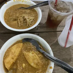 Kalung Titanium Wanita Rantai Silver Bulat Liontin Permata Satu Elegan Anti Karat Anti Luntur