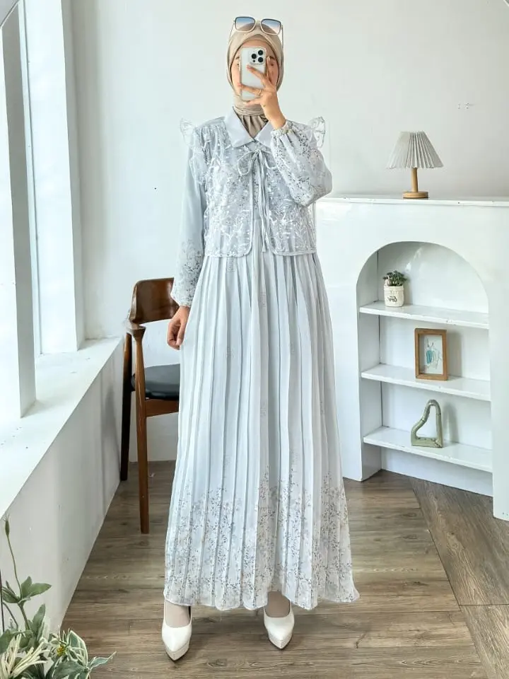 Glamo.id - G03.584 Dress Maxi Tiara Lengan Panjang Lengan Panjang Ruffle Dress