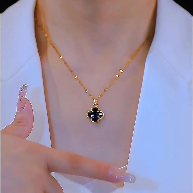 Vòng Cổ Cỏ Bốn Lá Cổ Điển Hai Mặt, Chất Liệu Thép Titan Mới, Thanh Lịch Và Thời Trang, Giá Cả Phải Chăng, Dễ Phối Đồ, Màu Đen, Thiết Kế Ba Chiều Women Dây Chuyền 0