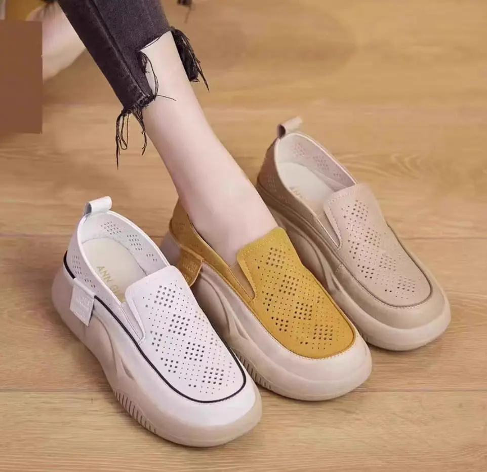 INDRAMAYU56 Sendal Sepatu Wanita Bahan Sintetis  Motif Laser Size Besar AS 197