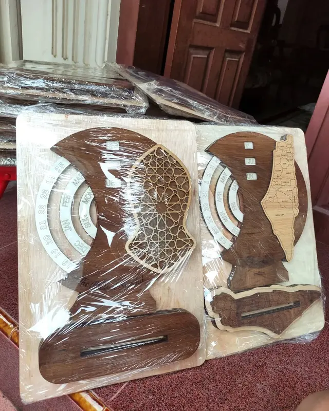 Kalendar Kayu Sepanjang Waktu Motif Peta Palestina 5