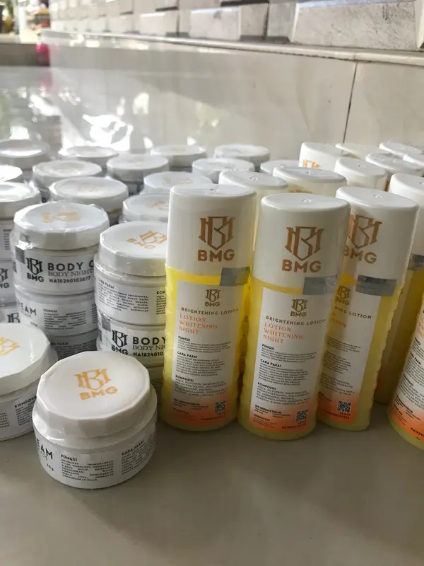 BMG LOTION ECER NIGHT 100ML BRIGHTENING LOTION KUNING NIGHT BPOM ORi / BMG  Mencerahkan Melembutkan Pria Handbody Memutihkan 4
