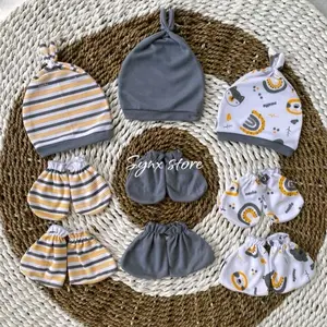 Store Set Topi Sarung Tangan dan Kaki Bayi Karakter Lucu dan Nyaman untuk Bayi Anda