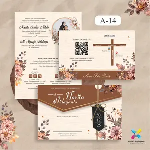 (50 PCS) UNDANGAN PERNIKAHAN LIPAT / UNDANGAN LIPAT / UNDANGAN LIPAT 2 BAHAN BRIEF CARD 160 GSM TERMURAH FREE FOTO, DENAH, BARCODE, TURUT MENGUDANG, DAN PLASTIK