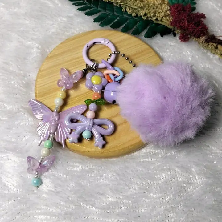 Gantungan tas/kunci pompom berlonceng 3