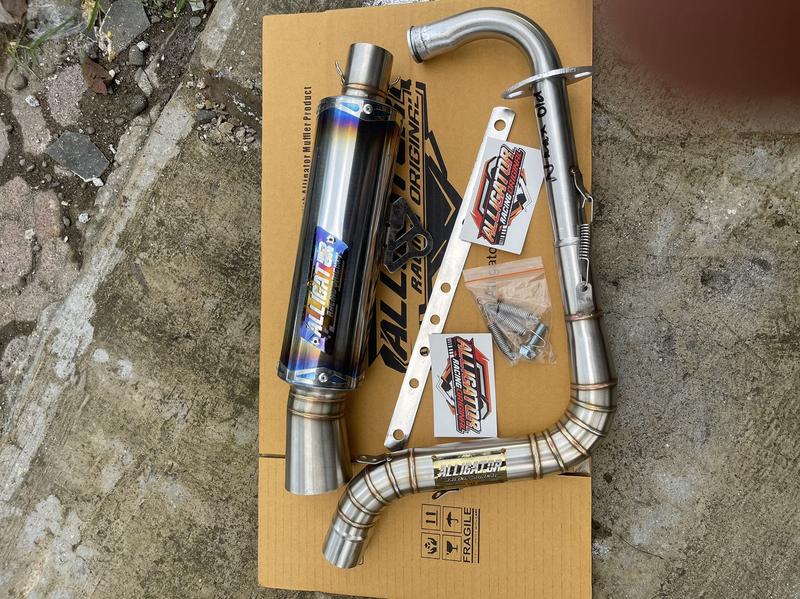 Product Introduction of Knalpot Samlong Original Alligator Halfblue New Emblem [ inlet 38 mm ] free triplat Nmax Aerox Beat Mio Scoopy Vario Pcx lexy Xride fino Fazio Freego dll Bracket Laser Motor Motorcycle 2