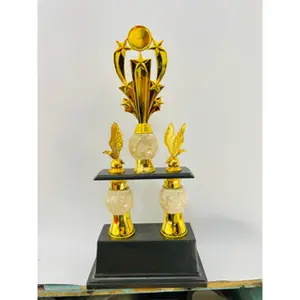 Piala Kaki 2 Tatakan Hitam Pilar Marmer Atas Marmer Bintang