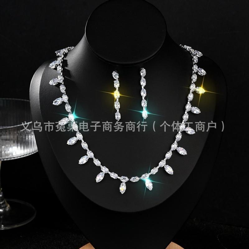 MUA 1 TẶNG 1 Mua 1 Vòng cổ Kyomi tặng 1 bông tai nụ bling nhẹ nhàng tiểu thư cho nữ đi tiệc Mino accessory Trang Sức