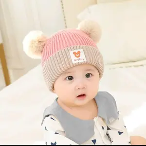 Rumah Topi Kupluk pompom anak dua warna /pompom cute Rajut