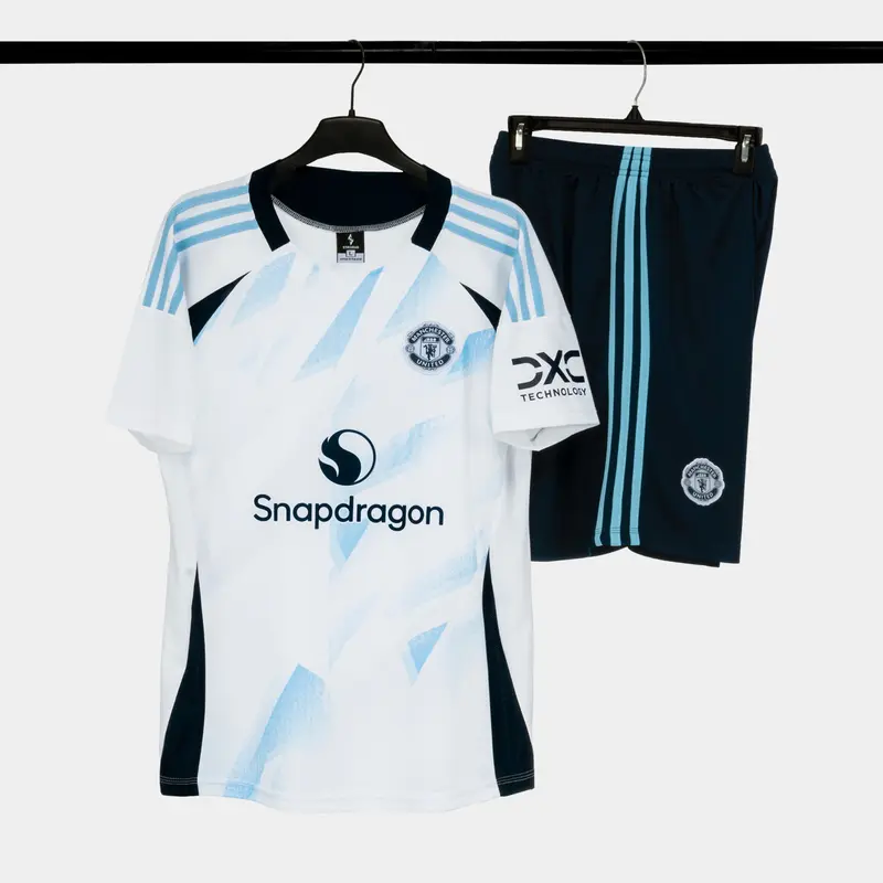 Bộ Quần Áo Bóng Đá Man United Đỏ SS25- Chính Hãng Strivend - Sport - Trang Phục Nam - Đá Banh - Chạy Bộ - Tập Gym - Top 5