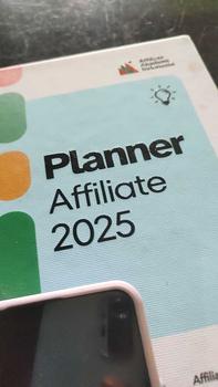 Product Review of Planner Book Buku Journal Jurnal Resolusi Agenda 2025 Affiliator by Fea Rini, Miss Konten, Koh Dennies dan Yohan Agustian Affiliate Akademi from P**C 0