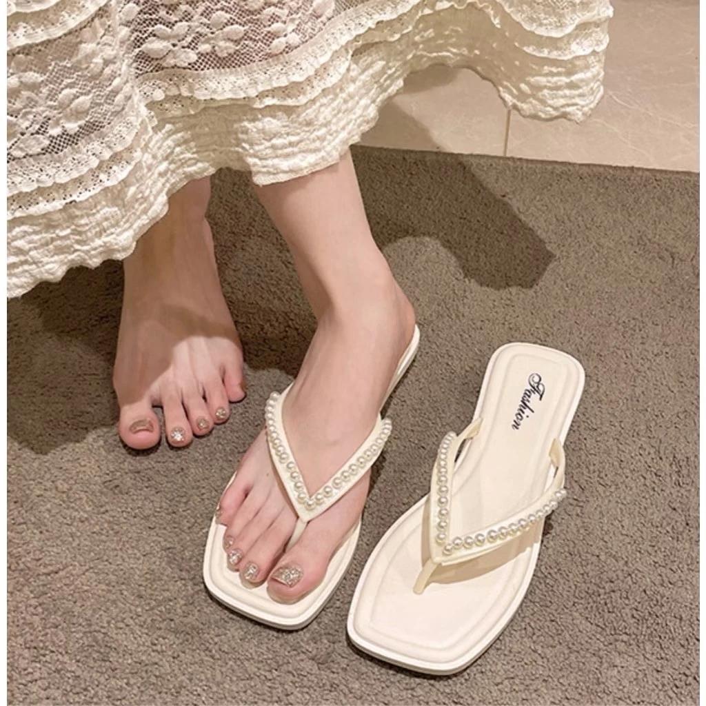 Anna shop รองเท้าแตะแฟชั่นผู้หญิง ตกแต่งด้วยไข่มุข สไตล์เกาหลี นุ่ม เบา ใส่สบาย ขนาด 36-41 พร้อมส่ง 
