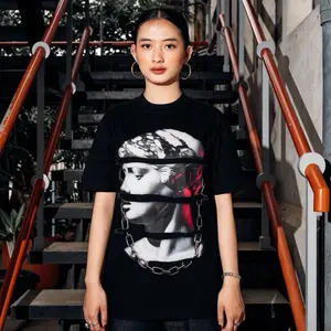 WRLD STUDIOS | Tshirt Fragmented Elegance Black Reguler Fit 20s