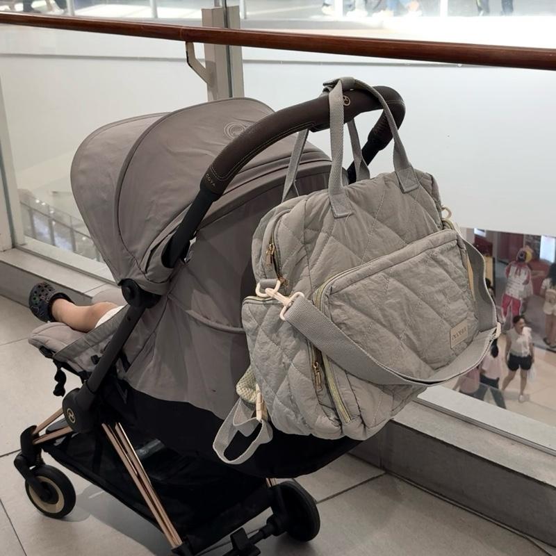 Ảnh thật Balo bỉm sữa mẹ và bé đa năng giữ nhiệt trợ lực chống thấm 34x34cm