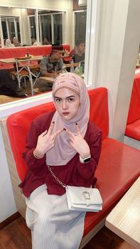 Product Review of Lotun Hana Series - Hijab Pashmina Instan Printing Motif Etnik Material Premium Simpel Mudah dipakai - Peach Rayon Ceruti from u**4 1