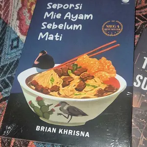Paket 2 buku - Sisi tergelap surga & Seporsi mie ayam sebelum mati