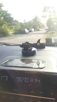 Product Review of Penyegar udara untuk kereta, 6 warna, Helikopter berkuasa solar, aromaterapi, wangian tahan lama untuk kereta from C** M**🔥 1