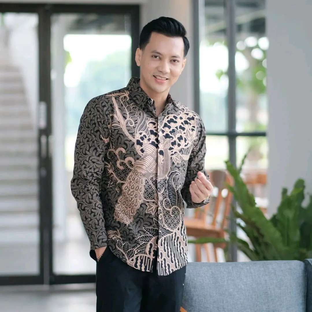 Batik Pria Slimfit Premium Lengan Panjang Bahan Katun Halus Merak Hitam  Nyaman - Kain Halus Anti Kusut - Casual Formal