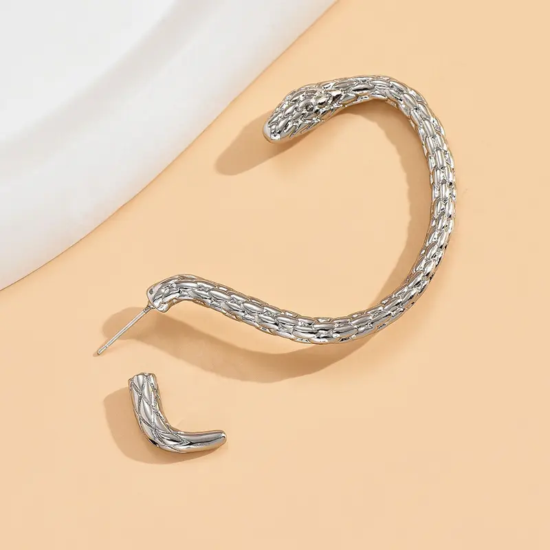 Anting-anting Model Ular Minimalis untuk Perhiasan Spesial - Earrings 7