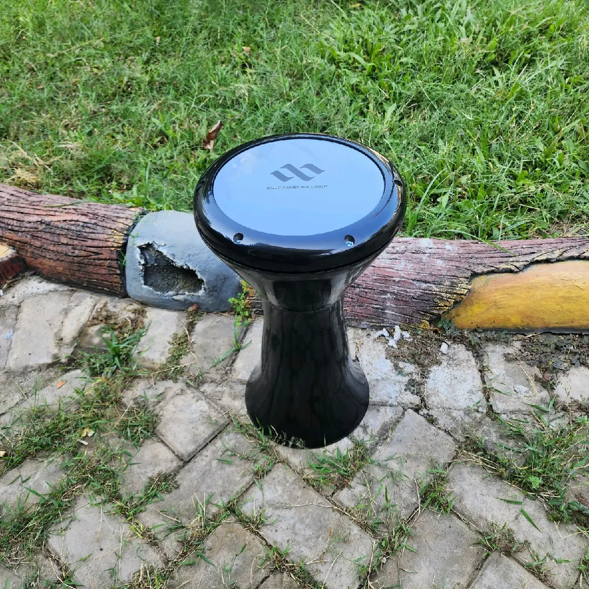 hitam glowsi mika GMP putih