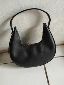 Product Review of Tas Wanita Slingbag Tas Underarm Bag Shoulder Bag from m**_ 0