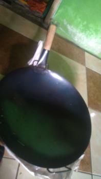 Product Review of Wajan Baja Hitam Ukuran 50 Gagang 45 Derajat Anti Lengket dengan Kayu Jati Seasoning Anti Lengket from c**a s**a ** 1