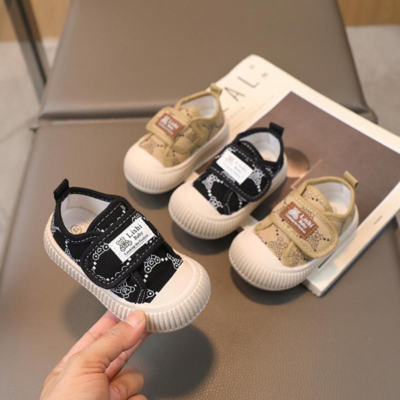 Product Introduction of Foreign Trade Baby Cartoon Shoes Korean Edition Autumn 0-3 Year Old Bear Soft Sole Men's and Women's Walking Shoes 0