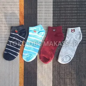 Kaos Kaki Casual Wanita (Stroberi dan Beruang)