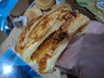 Product Review of Aghnia Strudel Mangga asli Majalengka yang menggoda from d**5 1